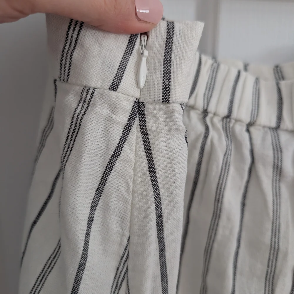 NWT Old Navy Women's Linen Blend Cream and Black Striped Mini Skirt XXL